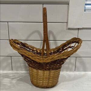 Vintage two tone gathering basket with handle
